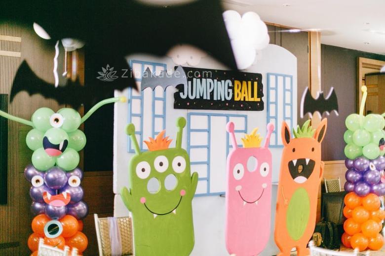 تم تولد هیولاها - Monsters